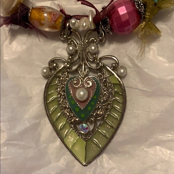 Unique Choker - Picture 2 of 4